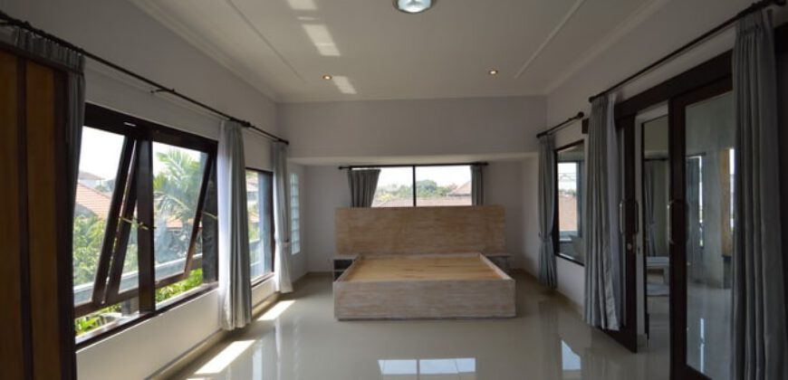 3-bedroom Villa Batam in Canggu