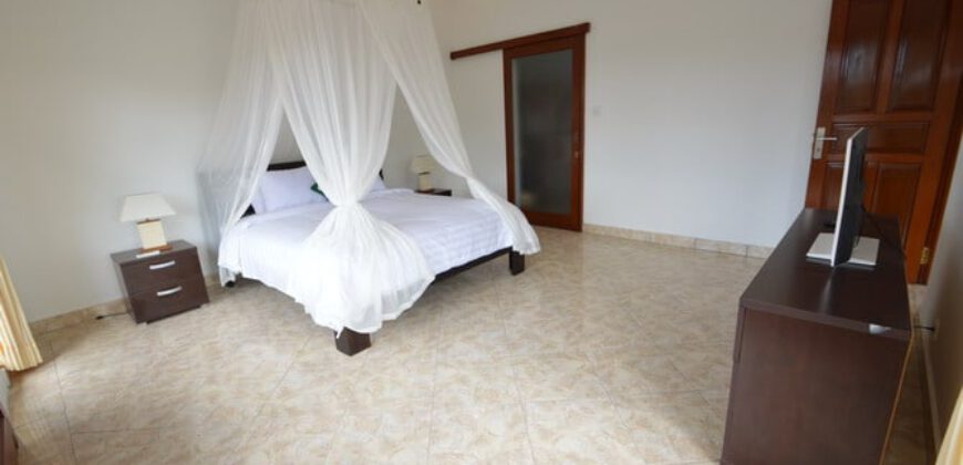 3-bedroom Villa Sarai in Petitenget