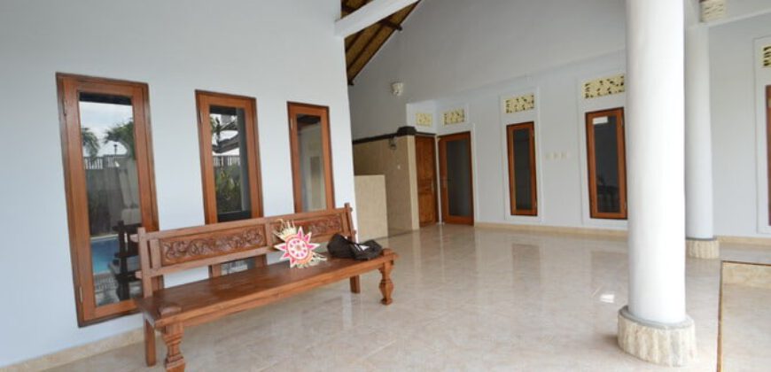 3-bedroom Villa Tinley in Kerobokan