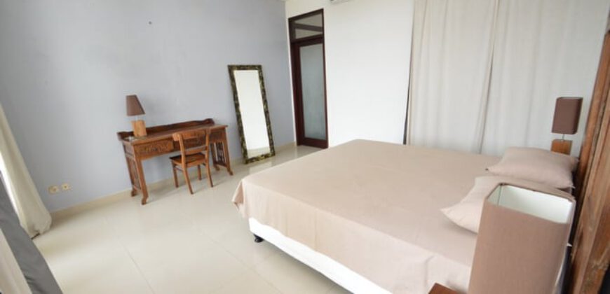 3-bedroom Villa Paiseleigh in Kerobokan