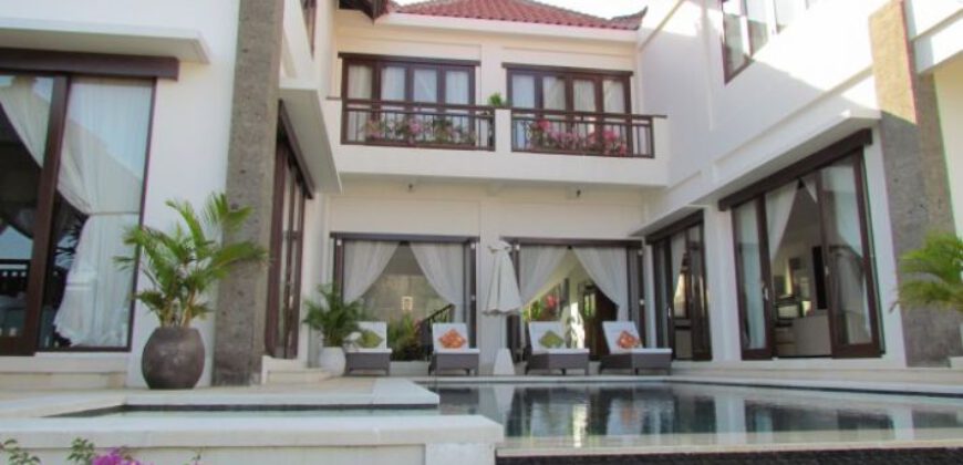 4-bedroom Villa Khaleesi in Ungasan